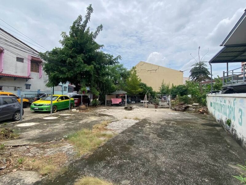 ขายด่วนที่ดินถมแล้ว 40 ตรว ติดถนนคอนกรีตสาธารณะ 2 ด้าน แปลงมุม ซ.ประชานุกูล 3 ซอย 1 บางซื่อ กรุงเทพฯ