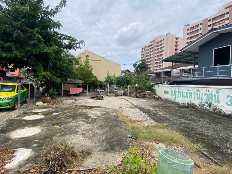 ขายด่วนที่ดินถมแล้ว 40 ตรว ติดถนนคอนกรีตสาธารณะ 2 ด้าน แปลงมุม ซ.ประชานุกูล 3 ซอย 1 บางซื่อ กรุงเทพฯ
