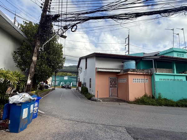 ให้เช่าอาคารสำนักงานพร้อมที่ดิน เชิงทะเล ภูเก็ต 38.4 ตร.ว. ทำเลติดถนนใหญ่ โทร 095-268-6161
