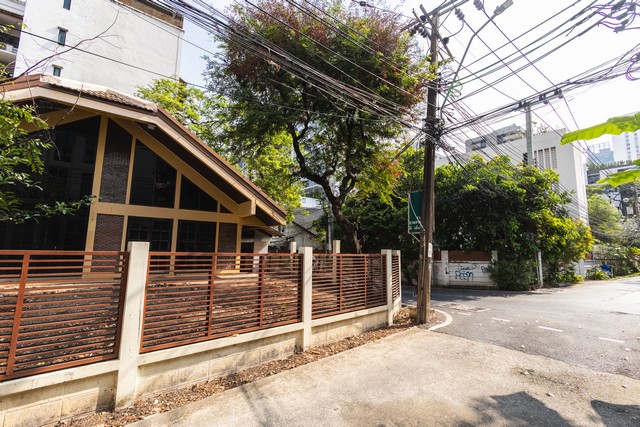 ขายบ้านเดี่ยว พร้อมที่ดินใจกลางพร้อมพงษ์ Rare item เพียง 5 นาที ถึงEmporium