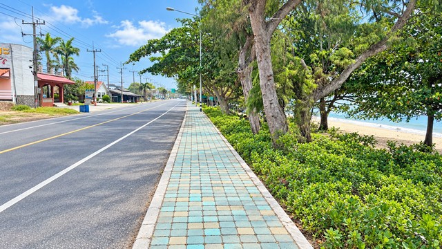 ที่ดินติดหาดแม่รำพึง แปลงเหลี่ยมสวย เหมาะสำหรับทำธุรกิจได้หลากหลาย
