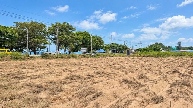 ที่ดินติดหาดแม่รำพึง แปลงเหลี่ยมสวย เหมาะสำหรับทำธุรกิจได้หลากหลาย