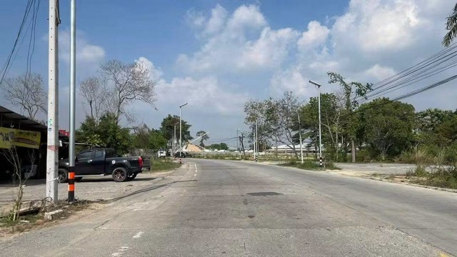 ขายที่ดิน 10 ไร่ ติดถนนคอนกรีต หนองขา ศรีราชา ชลบุรี ใกล้นิคมปิ่นทอง