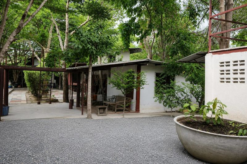 ขายที่ดิน 196.8 ตร.ว. (แปลงD) แถมสิ่งปลูกสร้าง 3 หลัง คานหาม ใกล้โรจนะ ราคา 2.65 ล้านบาท Tel.0949287889