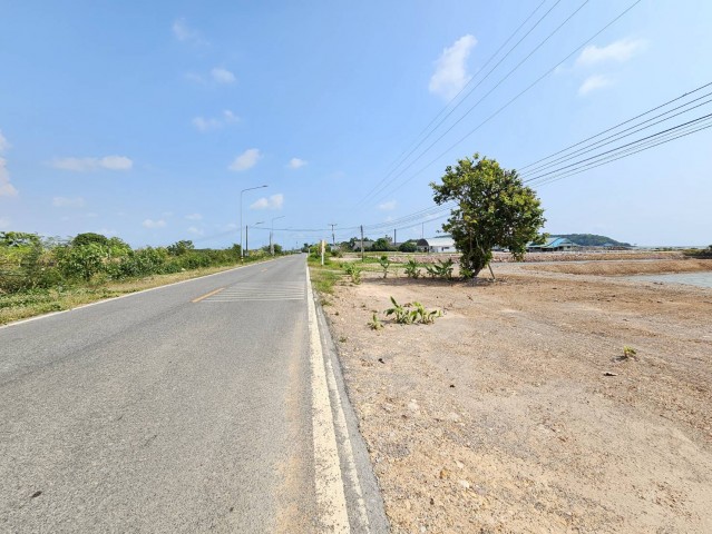 ที่ดินติดทะเล พิกัด : ต.เกาะเปริด อ.แหลมสิงห์ จ. จันทบุรี