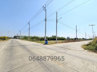 ใกล้ถนนมอเตอร์เวย์ พิกัด : ต.ศรีษะจรเข้น้อย อ.บางเสาธง จ. สมุทรปราการ