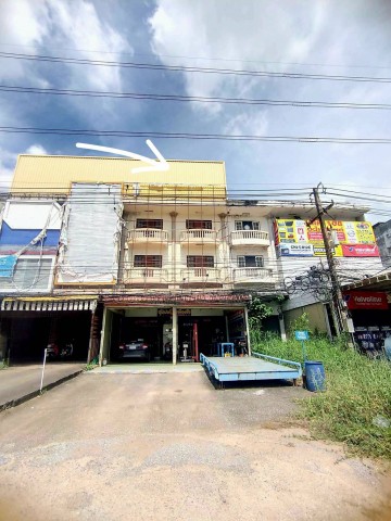 อาคารพาณิชย์ ทำเลดี ตั้งอยู่ ต.บ้านจั่น อ.เมืองอุดรธานี จ.อุดรธานี