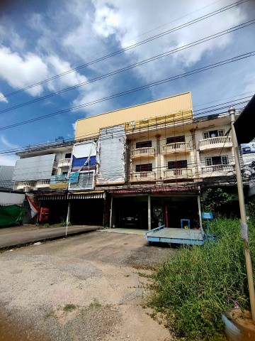 อาคารพาณิชย์ ทำเลดี ตั้งอยู่ ต.บ้านจั่น อ.เมืองอุดรธานี จ.อุดรธานี