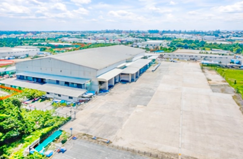 260915bjpnoeris ให้เช่า ที่ดิน ถนนรามอินทรา เสรีไทย ตลาดมีนบุรี 2.2 กม. ที่ดินเทคอนกรีตแล้ว โกดัง 10.8ไร่ โรงงาน มี รง.4 16,800 ตร.ม.