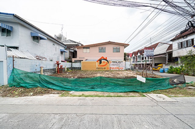 ขาย ที่ดินเปล่าเทพารักษ์ 31ตร.ว.ในซอย เรวัต 1 แปลงมุมสี่เหลี่ยมสวย