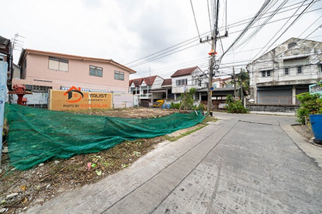 ขาย ที่ดินเปล่าเทพารักษ์ 31ตร.ว.ในซอย เรวัต 1 แปลงมุมสี่เหลี่ยมสวย