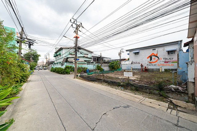 ขาย ที่ดินเปล่าเทพารักษ์ 31ตร.ว.ในซอย เรวัต 1 แปลงมุมสี่เหลี่ยมสวย