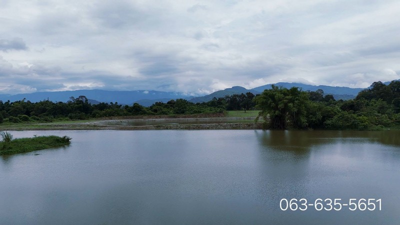 ขายที่ดินทำเลทอง หน้าติดถนน 4 เลน–หลังติดคลองบ้านนา ช่วงคลองกว้างมาก ทางเข้าออกง่าย ถมเต็มแปลงแล้ว ระดับเสมอถนน