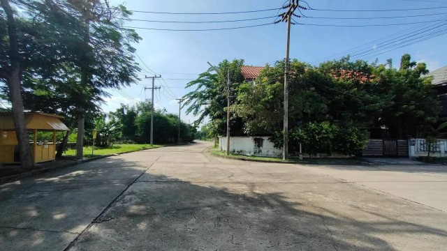 ขายที่ดิน 313.3 ตร.วา.หมู่บ้านมหาชัยเมืองทอง ถ.สหกรณ์ บางหญ้าแพรก เมืองสมุทรสาคร