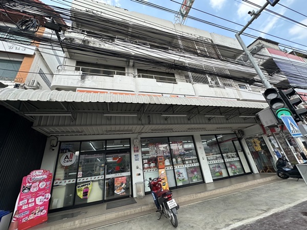 ขายด่วน! อาคารพาณิชย์ 3.5 ชั้น พร้อมผู้เช่า ทำเลทองแบริ่ง ตรงข้าม รร.เซนต์โยเซฟ โทร 092-830-9541