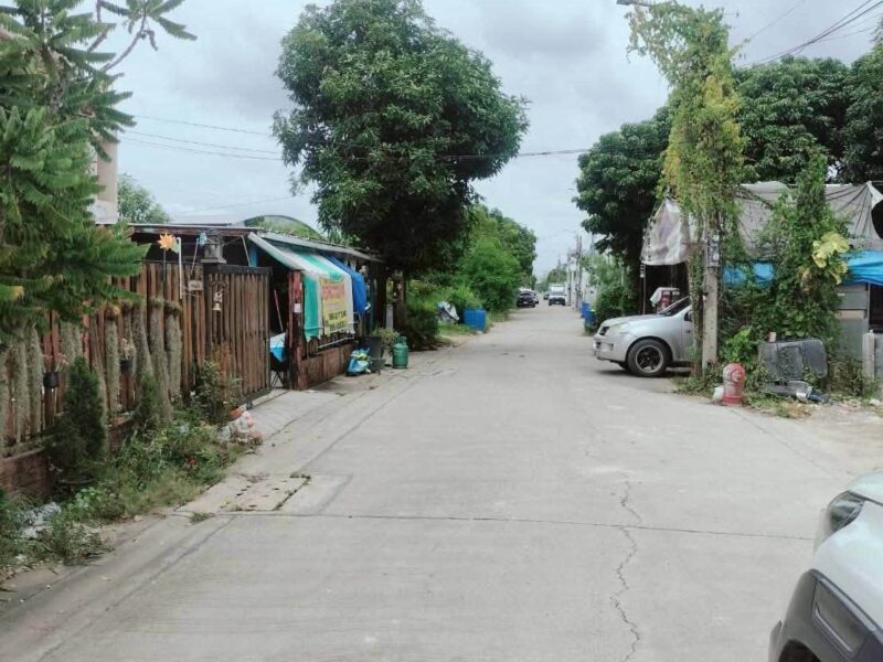 ขายด่วนที่ดิน 55 ตรว ติดถนนสาธารณะ ซ.จรูญสอนดี คลองสองต้นนุ่ม เขตลาดกระบัง กทม.