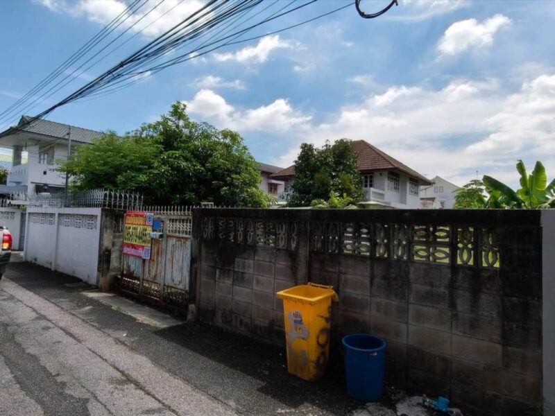 ขายด่วนที่ดินใกล้แยกไฟฉาย 89 ตรว ติดถนนคอนกรีต ถมแล้ว ซ.พรานนก 5 บางกอกน้อย กรุงเทพฯ