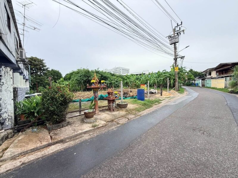 ขายด่วนที่ดินใกล้รร.อัสสัมชัญธนบุรี 82 ตรว ติดถนนคอนกรีต ถมแล้ว ซ.อัสสัมชัญ 23 ภาษีเจริญ กทม.