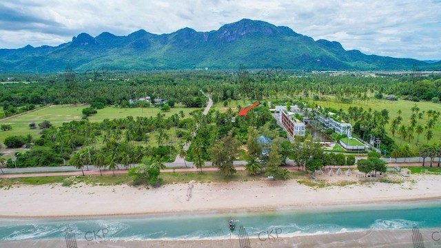 L260017 | ที่ดินเปล่า ติดหาดสามร้อยยอด เพียง 30 เมตร ไม่ไกลถนนใหญ่ ใกล้สถานที่ท่องเที่ยว