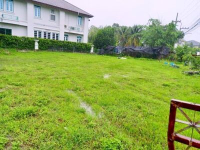 ขายที่ดิน 2.999 ล้านบาท ในโครงการชัยพฤกษ์ Land & Houses เชียงใหม่–แม่โจ้ | ที่ดินแปลงสวย ติดลำน้ำด้านข้าง บรรยากาศร่มรื่น ในโครงการคุณภาพ