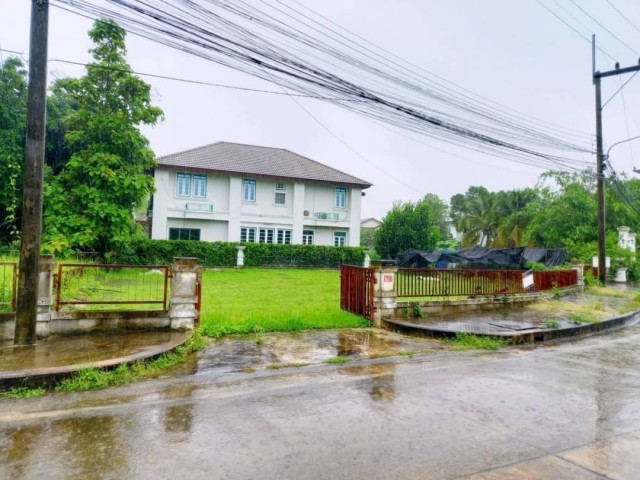 ขายที่ดิน 2.999 ล้านบาท ในโครงการชัยพฤกษ์ Land & Houses เชียงใหม่–แม่โจ้ | ที่ดินแปลงสวย ติดลำน้ำด้านข้าง บรรยากาศร่มรื่น ในโครงการคุณภาพ
