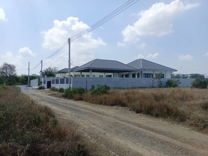 ขายที่ดินเปล่า 150 ตร.ว. ทำเลดี หน้าโรงเรียนการบินกำแพงแสน จ.นครปฐม