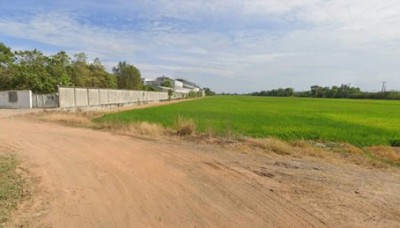ขายที่ดินเมืองฉะเชิงเทรา ที่ดินเนื้อที่ 101 ไร่ 1 งาน 54.38 ตารางวา พื้นที่สีม่วงลาย ติดถนนทั้ง 2 ด้าน และติดลำคลองเปรง