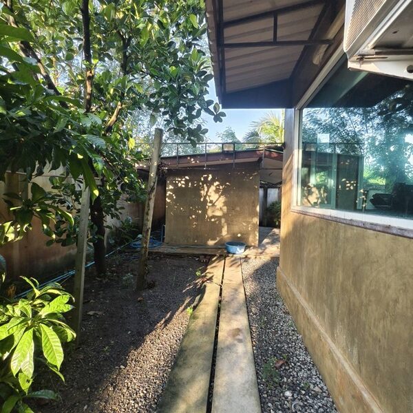 ขายบ้านสวน พร้อมที่ดิน 3 ไร่ อ.หนองเสือ จ.ปทุมธานี น้ำไม่ท่วม พร้อมเข้าอยู่ โทร 086-7777215 เจ้าของขายเอง