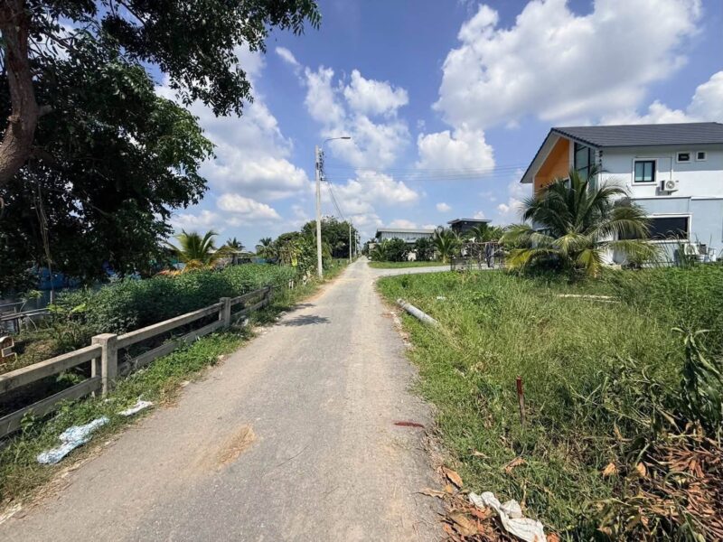 ขายด่วนที่ดิน 100 ตรว ติดถนนลาดยางสาธารณะ ซ.ประทุม บางบัวทอง นนทบุรี